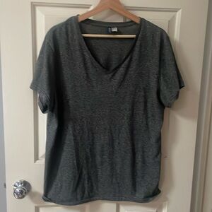 Men’s v-neck shirt